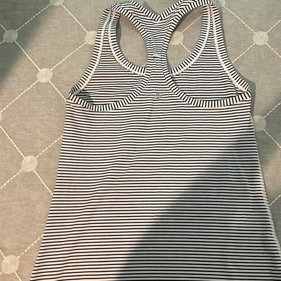 lululemon tank top black and white size 6 - Picture 2 of 3